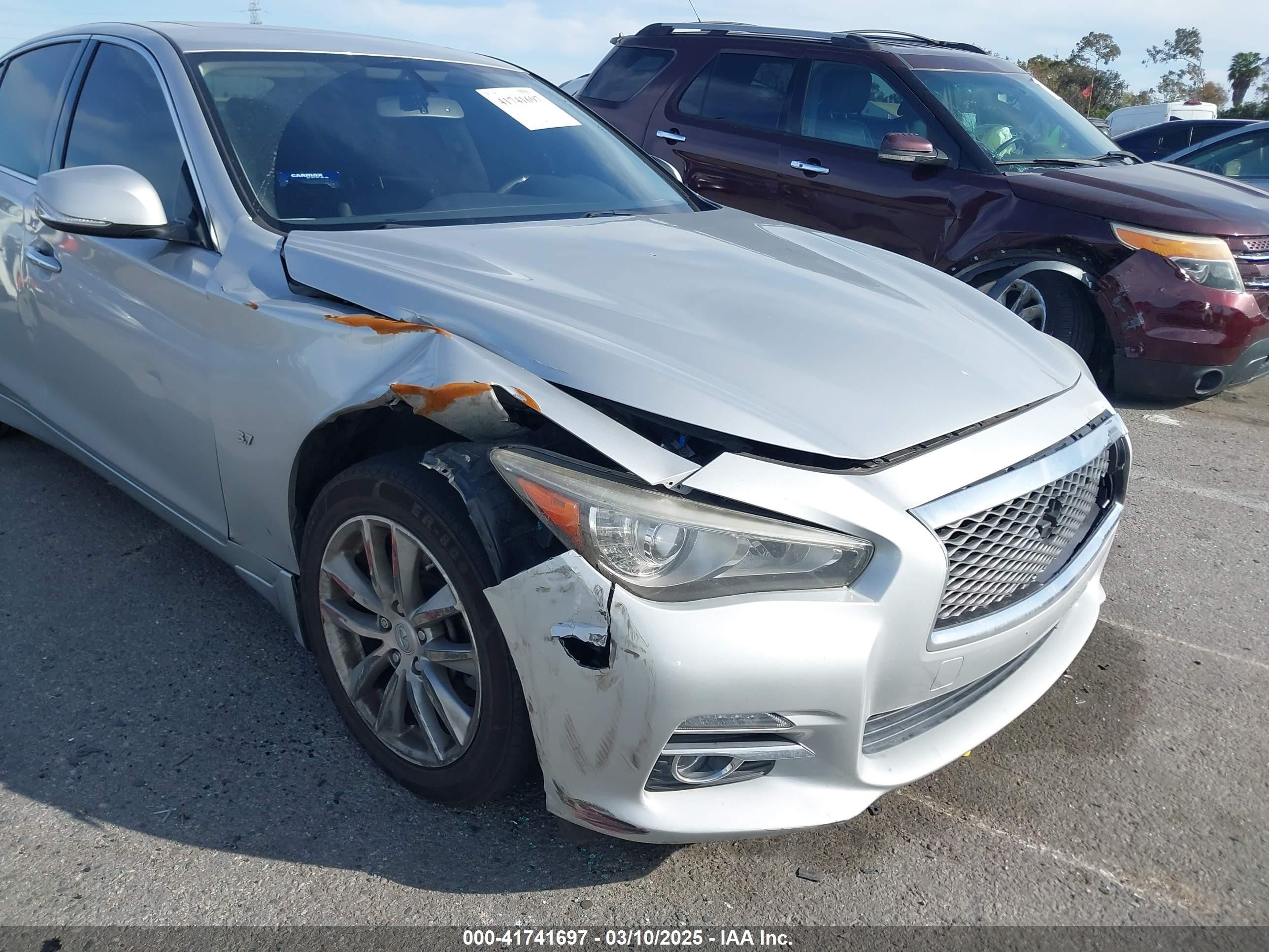 2014 Infiniti Q50 Premium Silver vin: JN1BV7AP9EM674097
