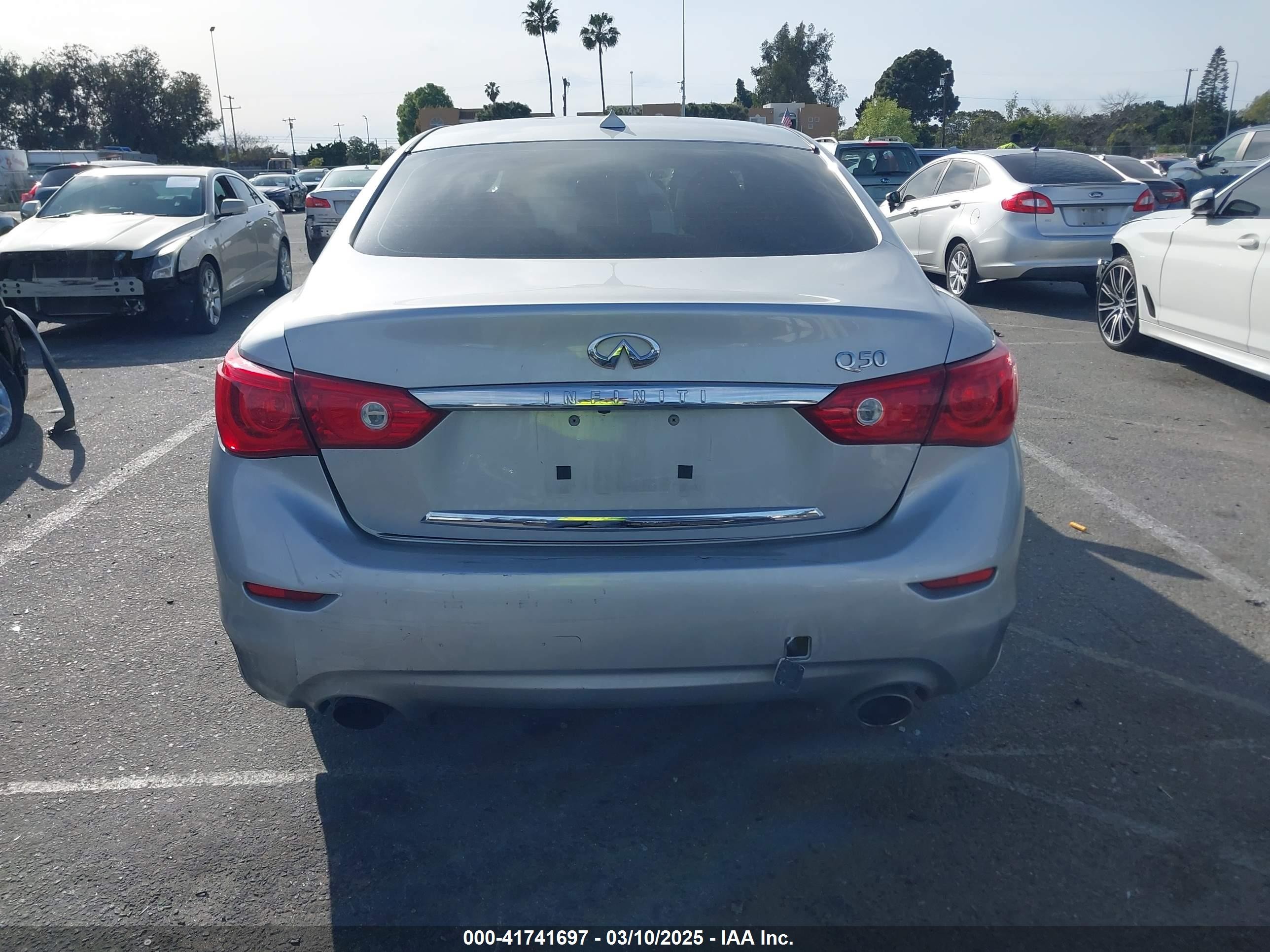 2014 Infiniti Q50 Premium Silver vin: JN1BV7AP9EM674097