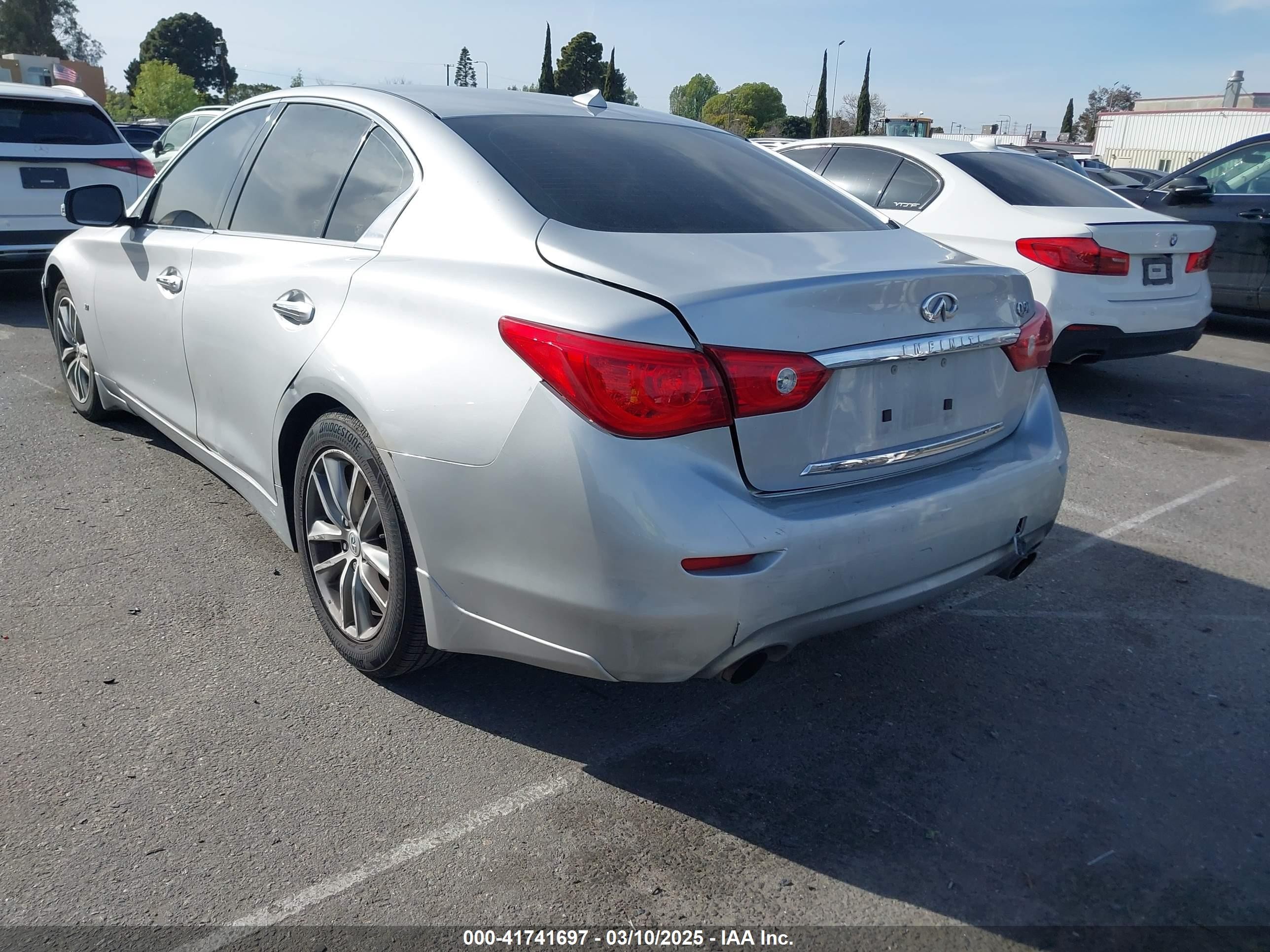 2014 Infiniti Q50 Premium Silver vin: JN1BV7AP9EM674097