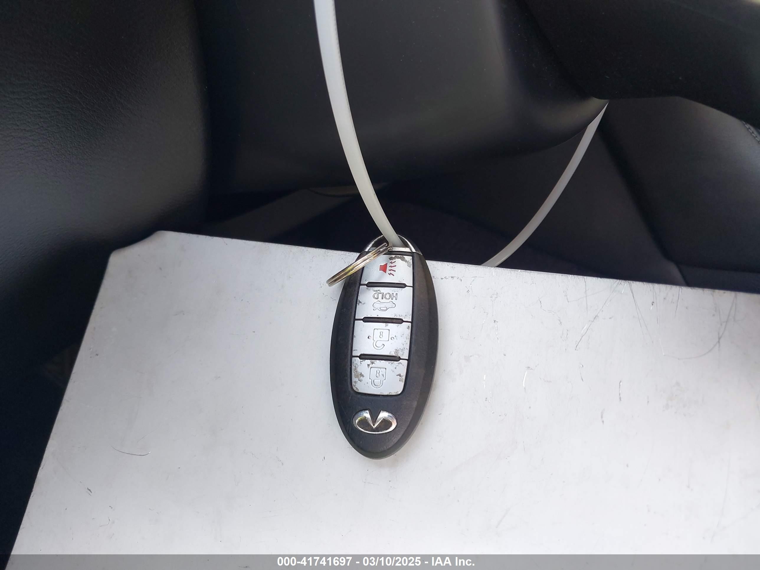 2014 Infiniti Q50 Premium Silver vin: JN1BV7AP9EM674097