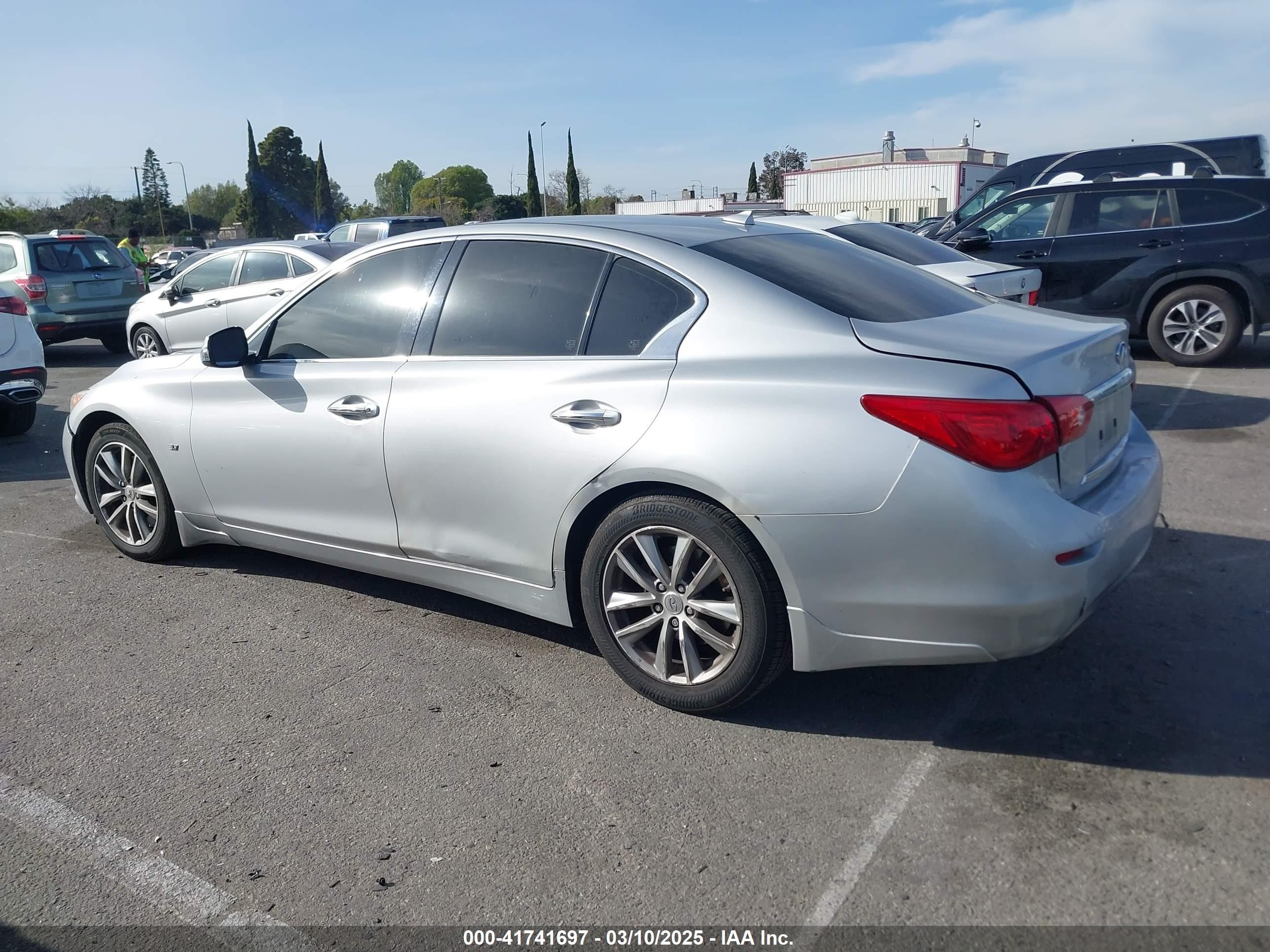 2014 Infiniti Q50 Premium Silver vin: JN1BV7AP9EM674097