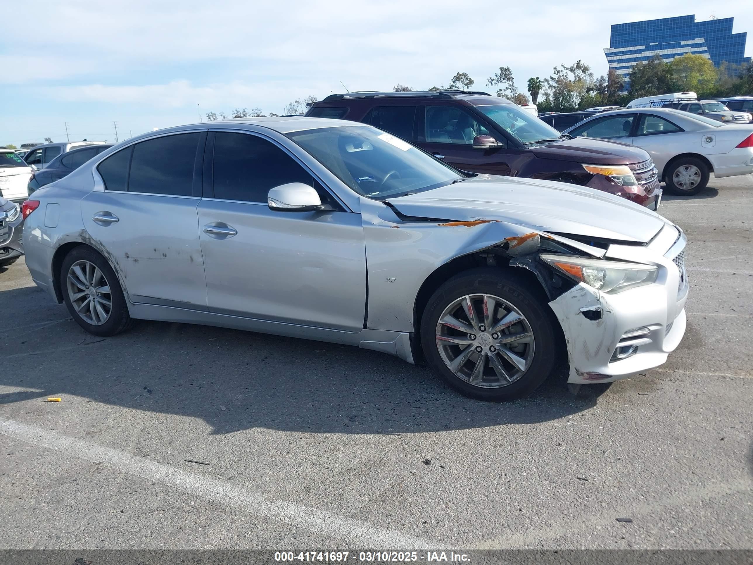 2014 Infiniti Q50 Premium Silver vin: JN1BV7AP9EM674097