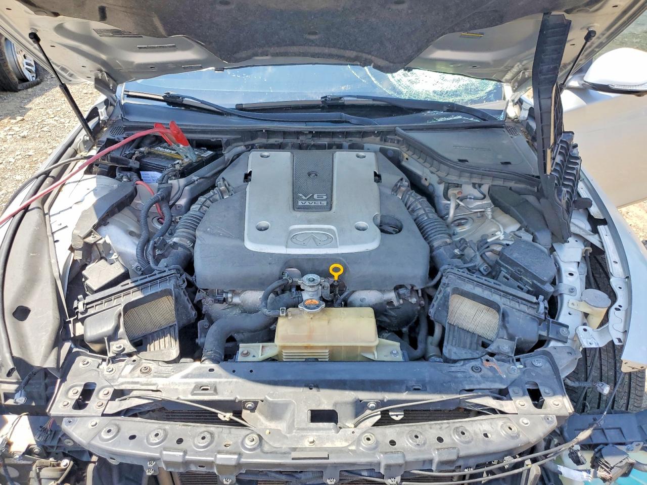 2014 Infiniti Q50 Base Silver vin: JN1BV7AP9EM674990
