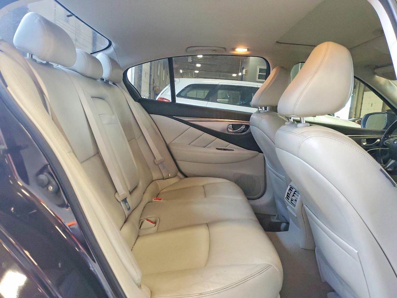 2014 Infiniti Q50 Premium Black vin: JN1BV7AP9EM676867
