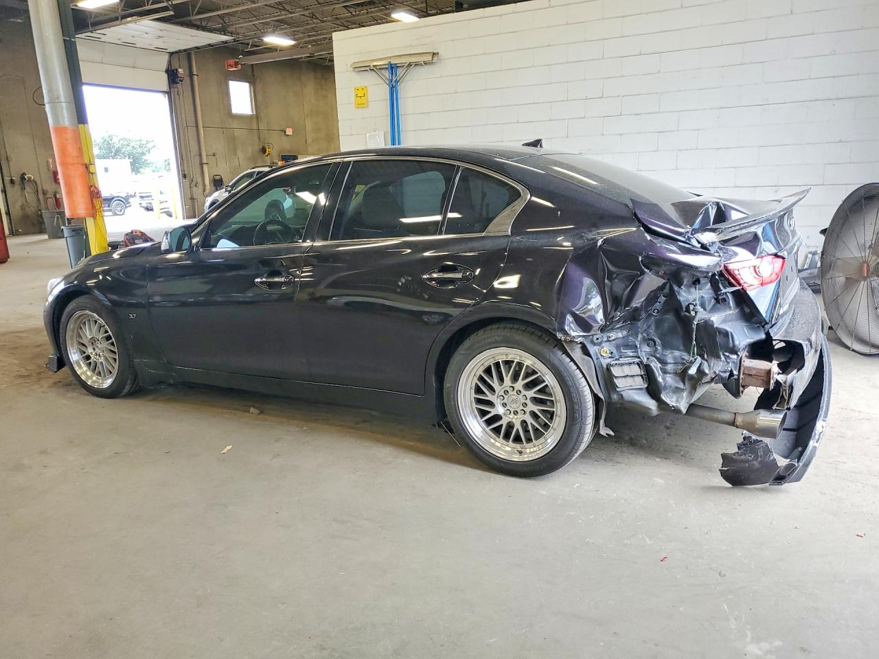 2014 Infiniti Q50 Premium Black vin: JN1BV7AP9EM676867