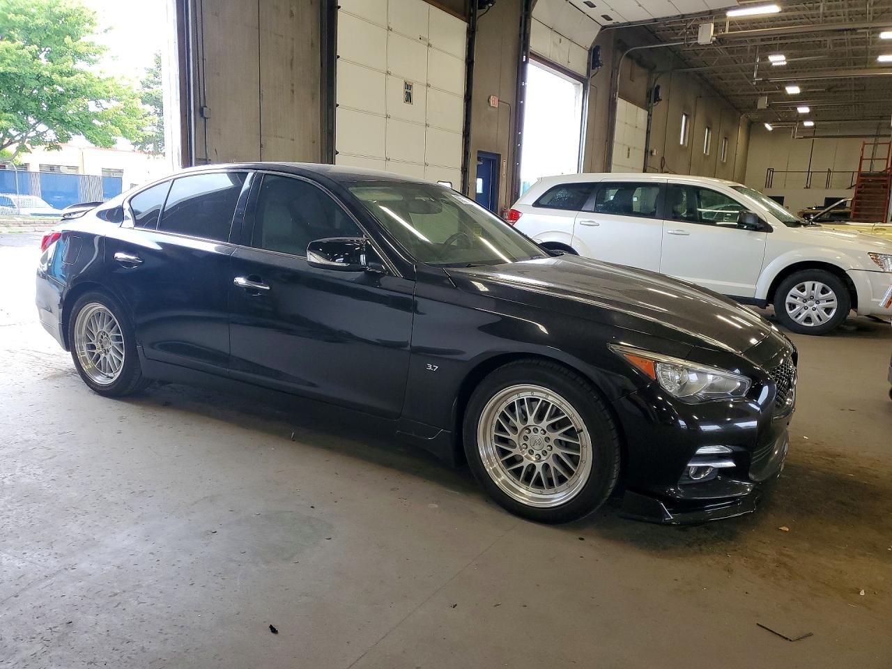 2014 Infiniti Q50 Premium Black vin: JN1BV7AP9EM676867