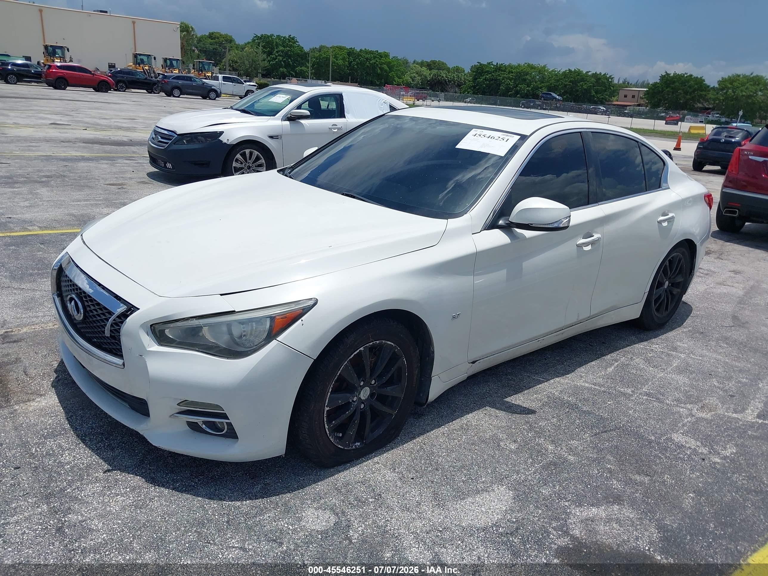 2014 Infiniti Q50 Premium White vin: JN1BV7AP9EM681051