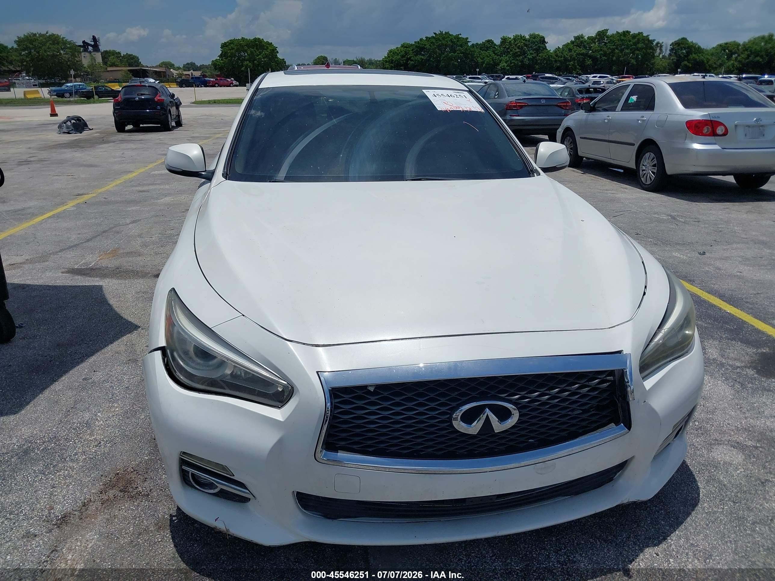 2014 Infiniti Q50 Premium White vin: JN1BV7AP9EM681051