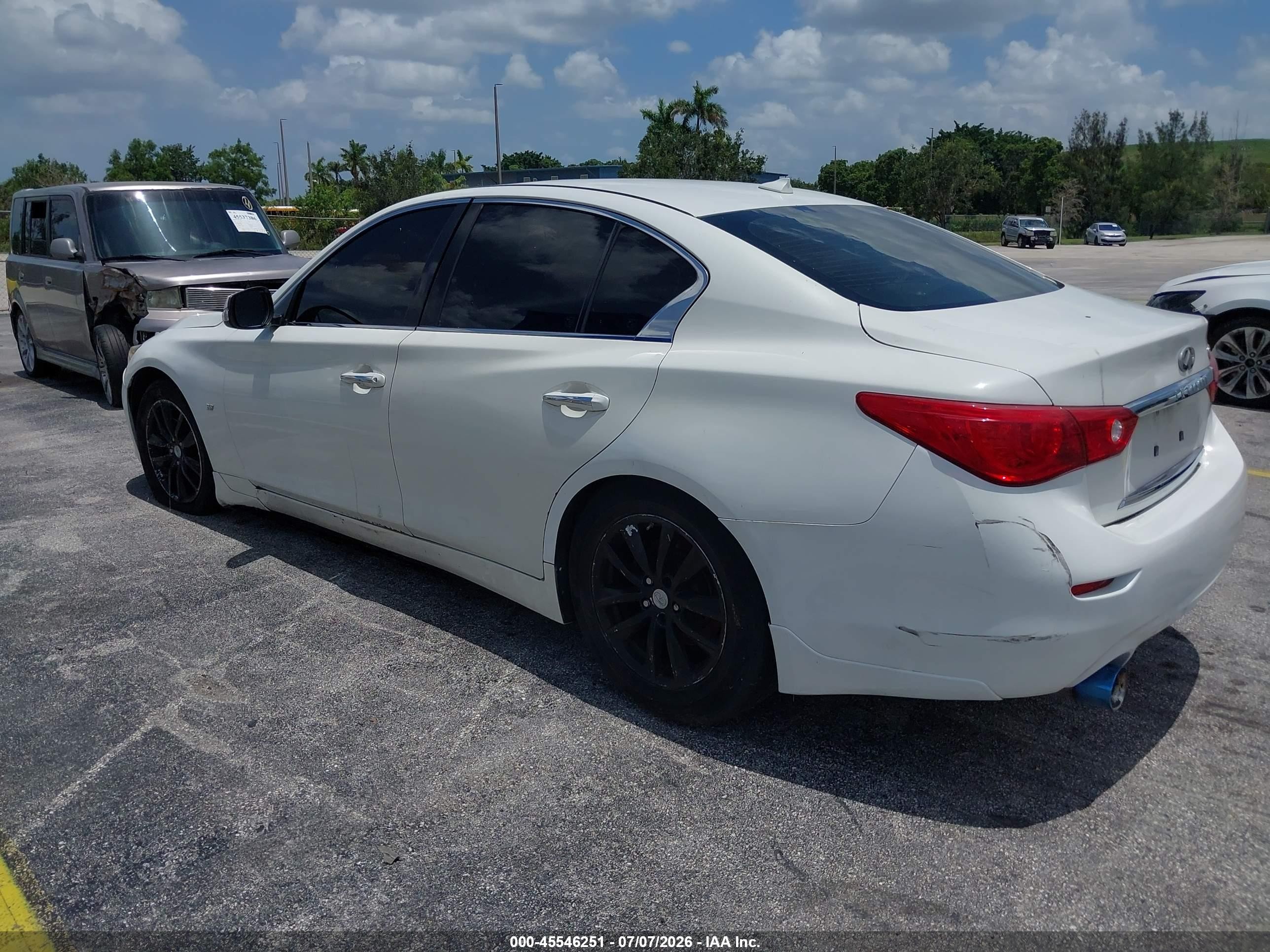 2014 Infiniti Q50 Premium White vin: JN1BV7AP9EM681051