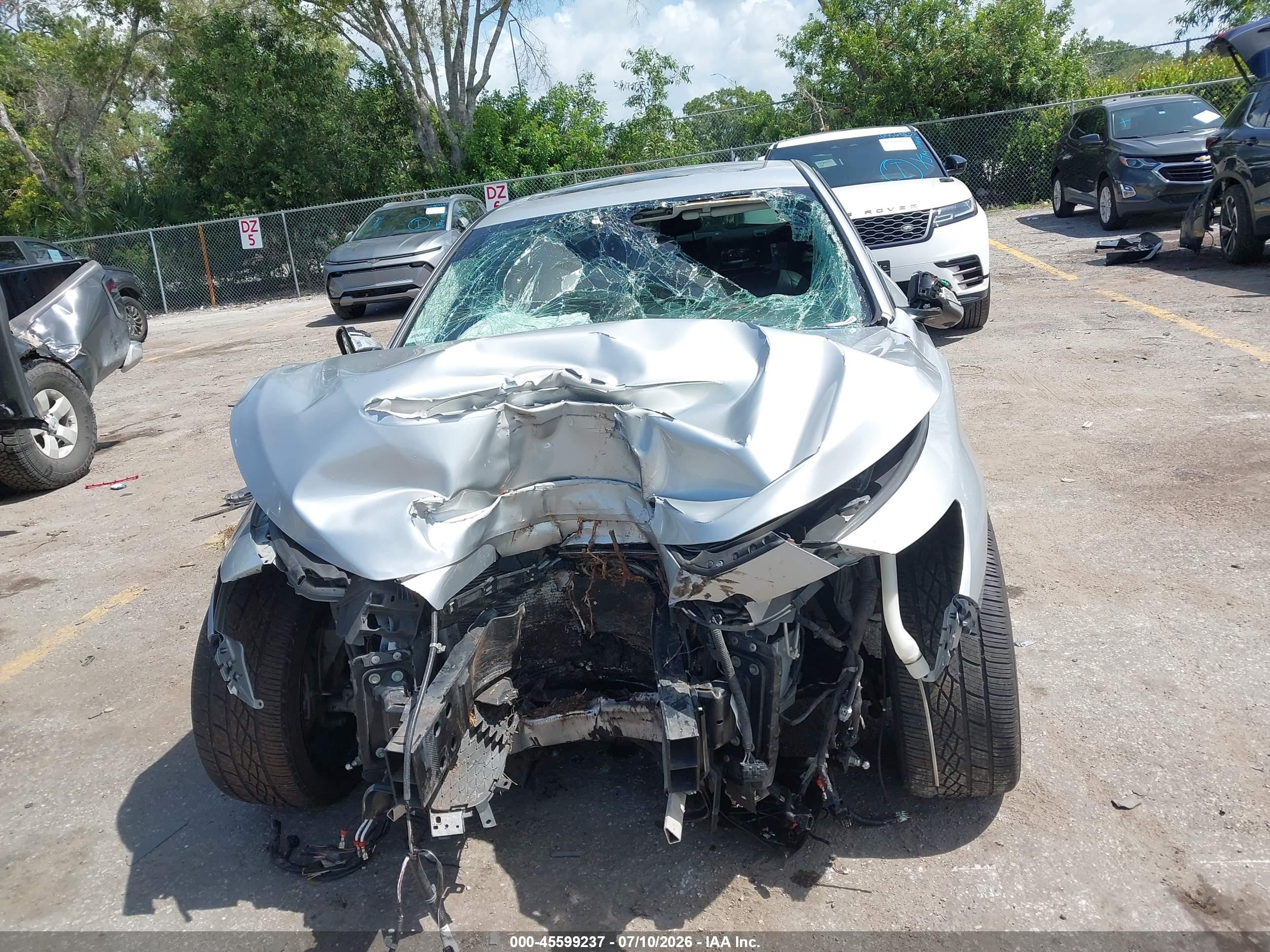 2014 Infiniti Q50 Sport Silver vin: JN1BV7AP9EM685777