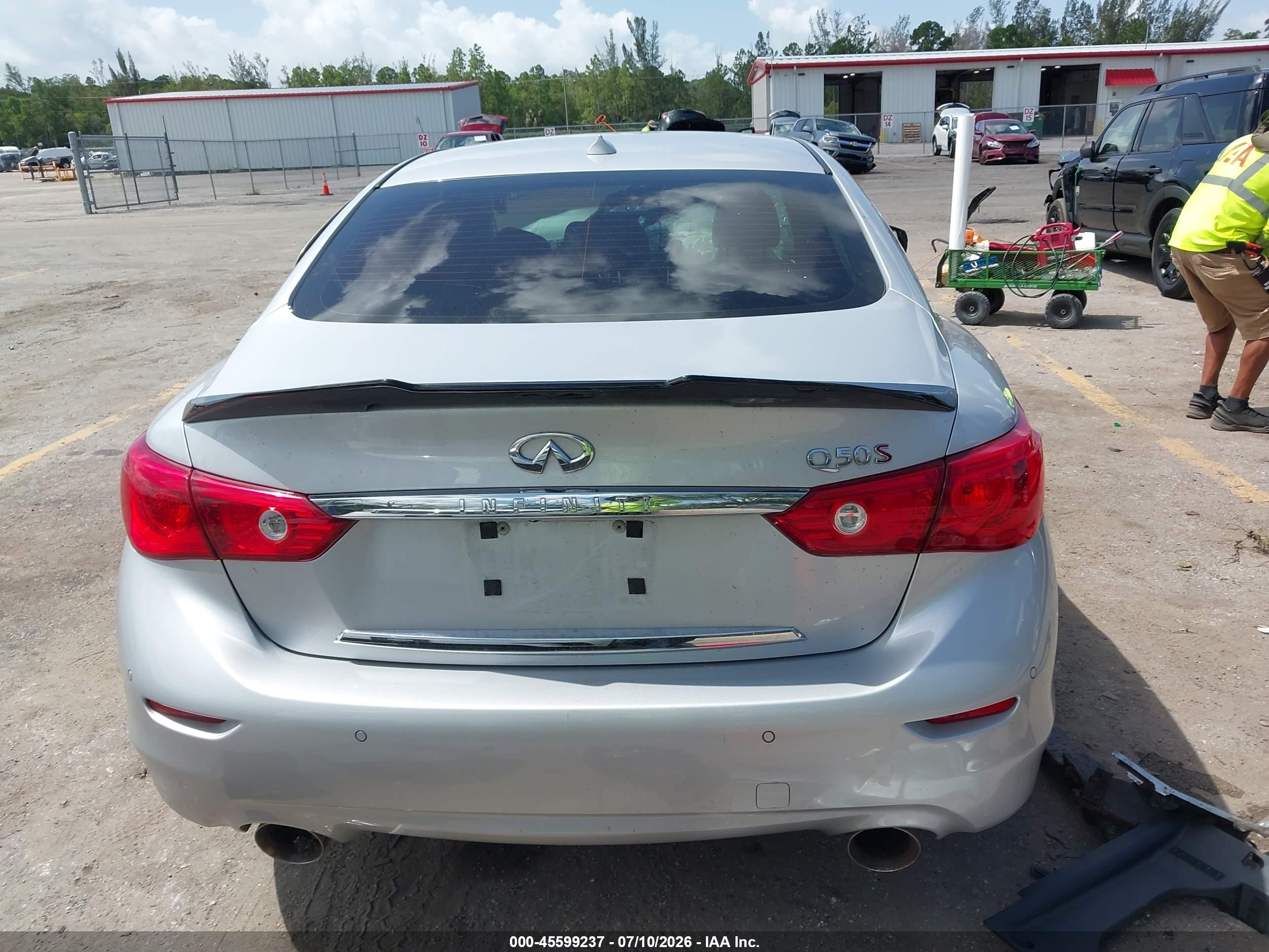 2014 Infiniti Q50 Sport Silver vin: JN1BV7AP9EM685777