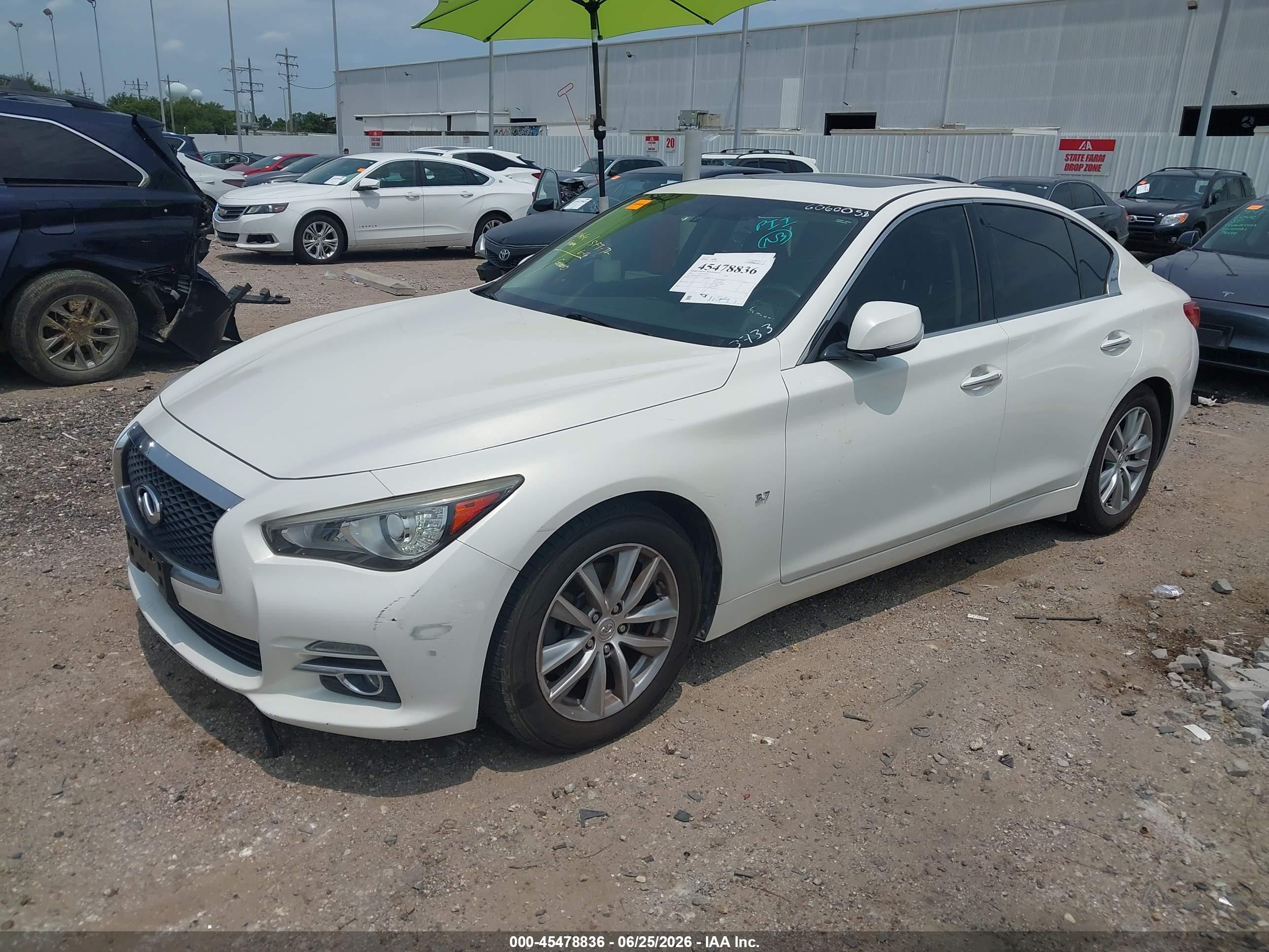 2015 Infiniti Q50 Premium White vin: JN1BV7AP9FM343733