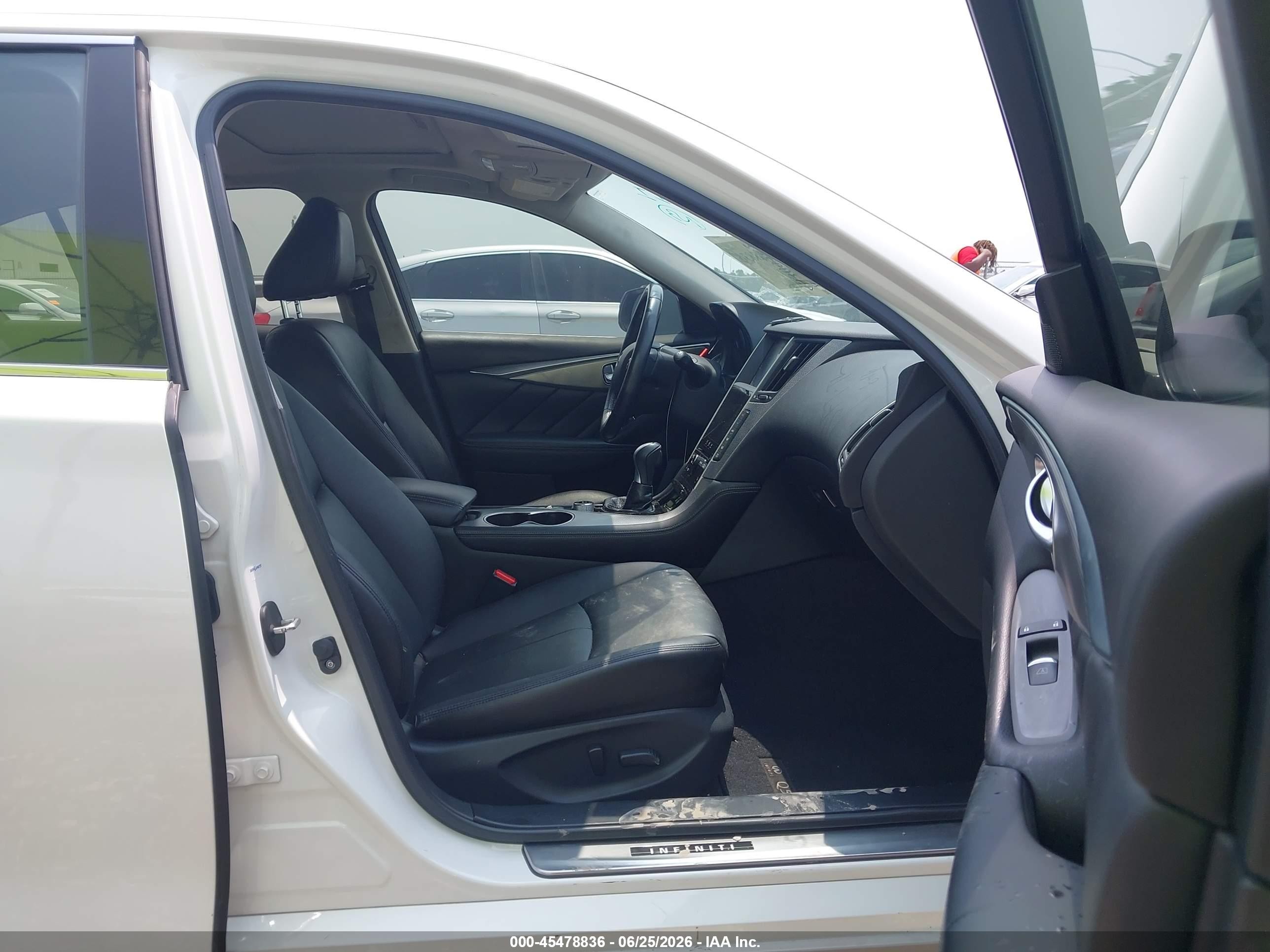 2015 Infiniti Q50 Premium White vin: JN1BV7AP9FM343733
