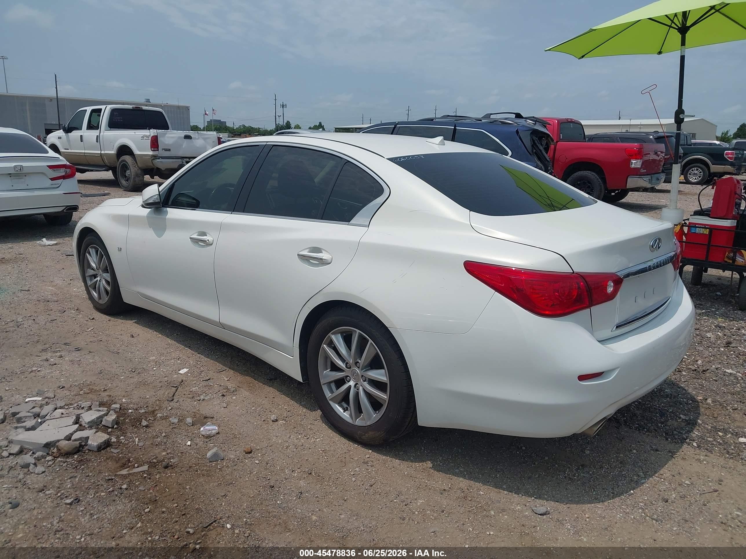 2015 Infiniti Q50 Premium White vin: JN1BV7AP9FM343733