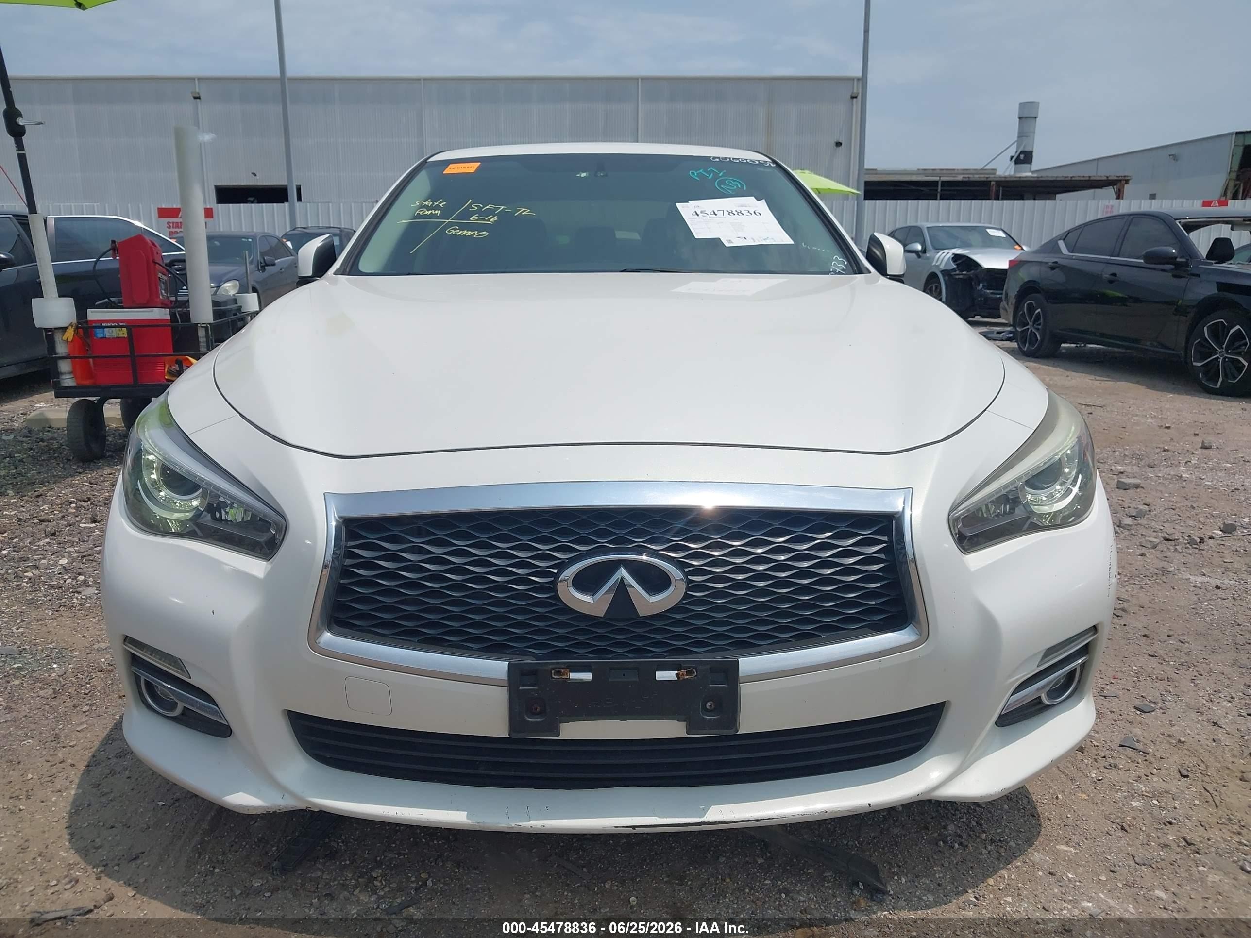 2015 Infiniti Q50 Premium White vin: JN1BV7AP9FM343733
