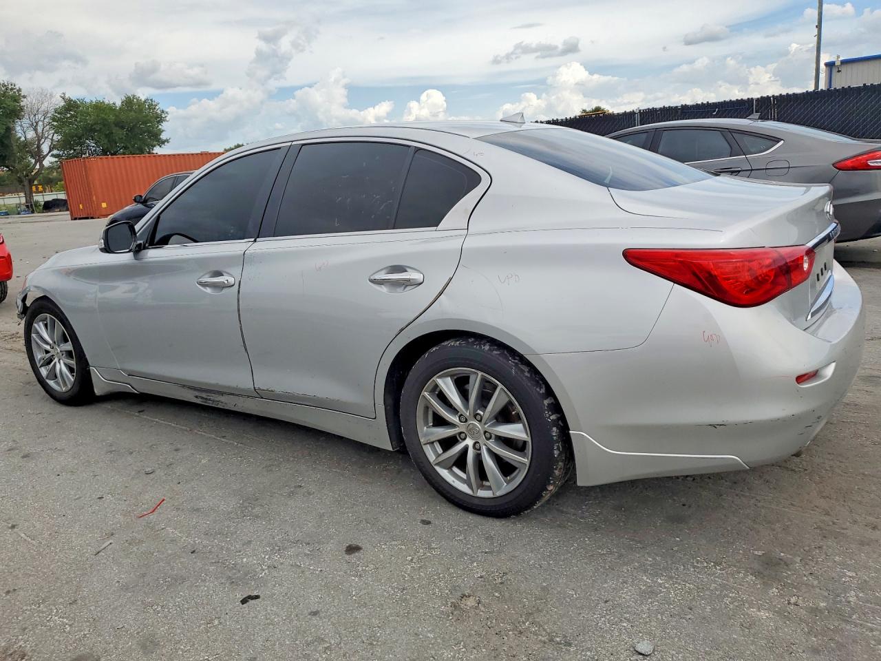 2015 Infiniti Q50 Premium Silver vin: JN1BV7AP9FM344915