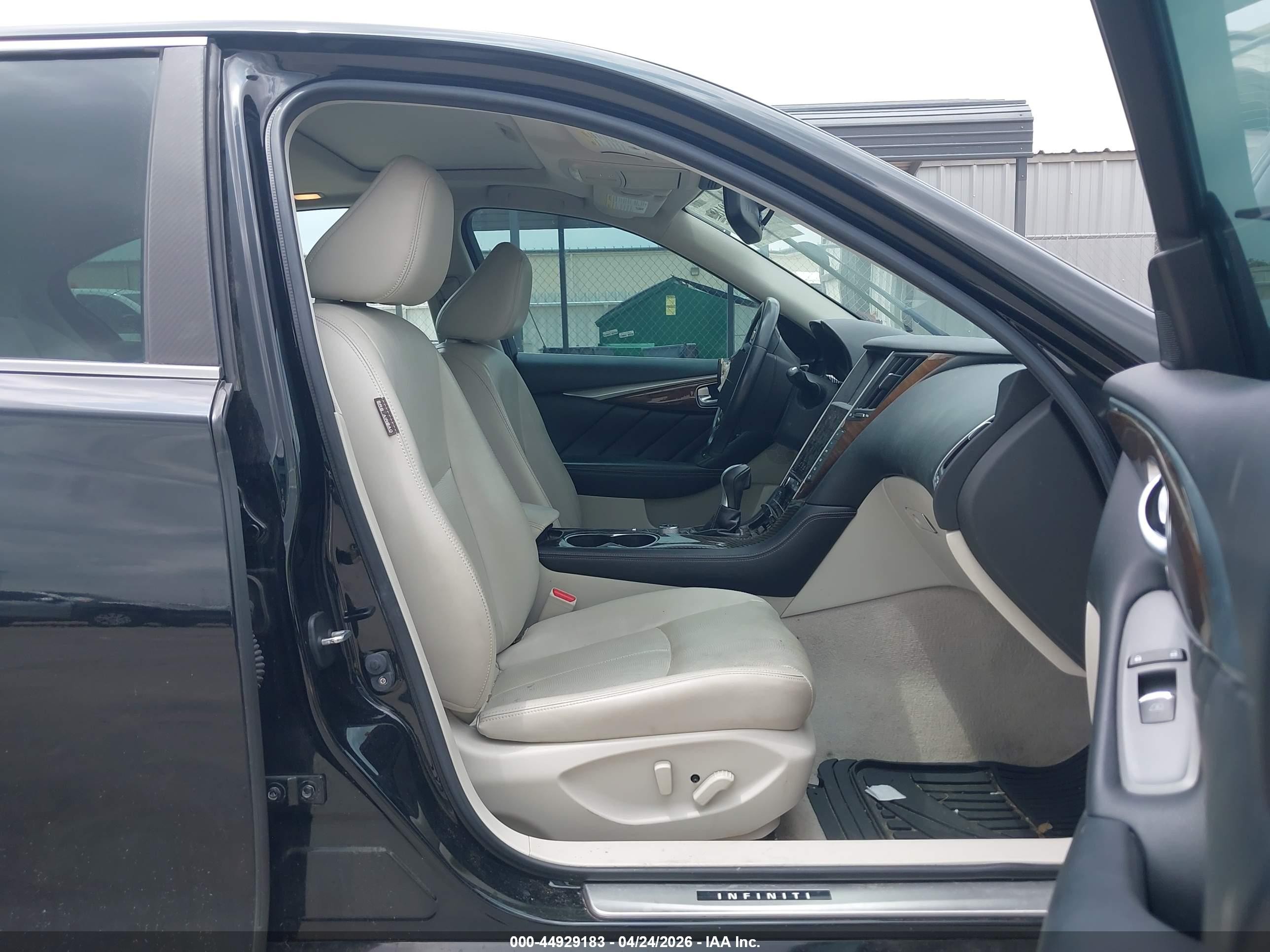 2015 Infiniti Q50 Premium Black vin: JN1BV7AP9FM349497
