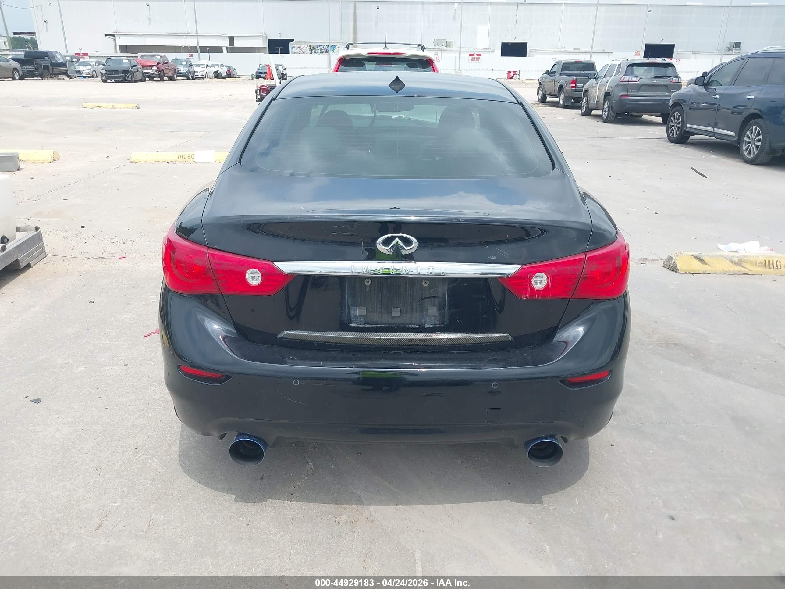 2015 Infiniti Q50 Premium Black vin: JN1BV7AP9FM349497