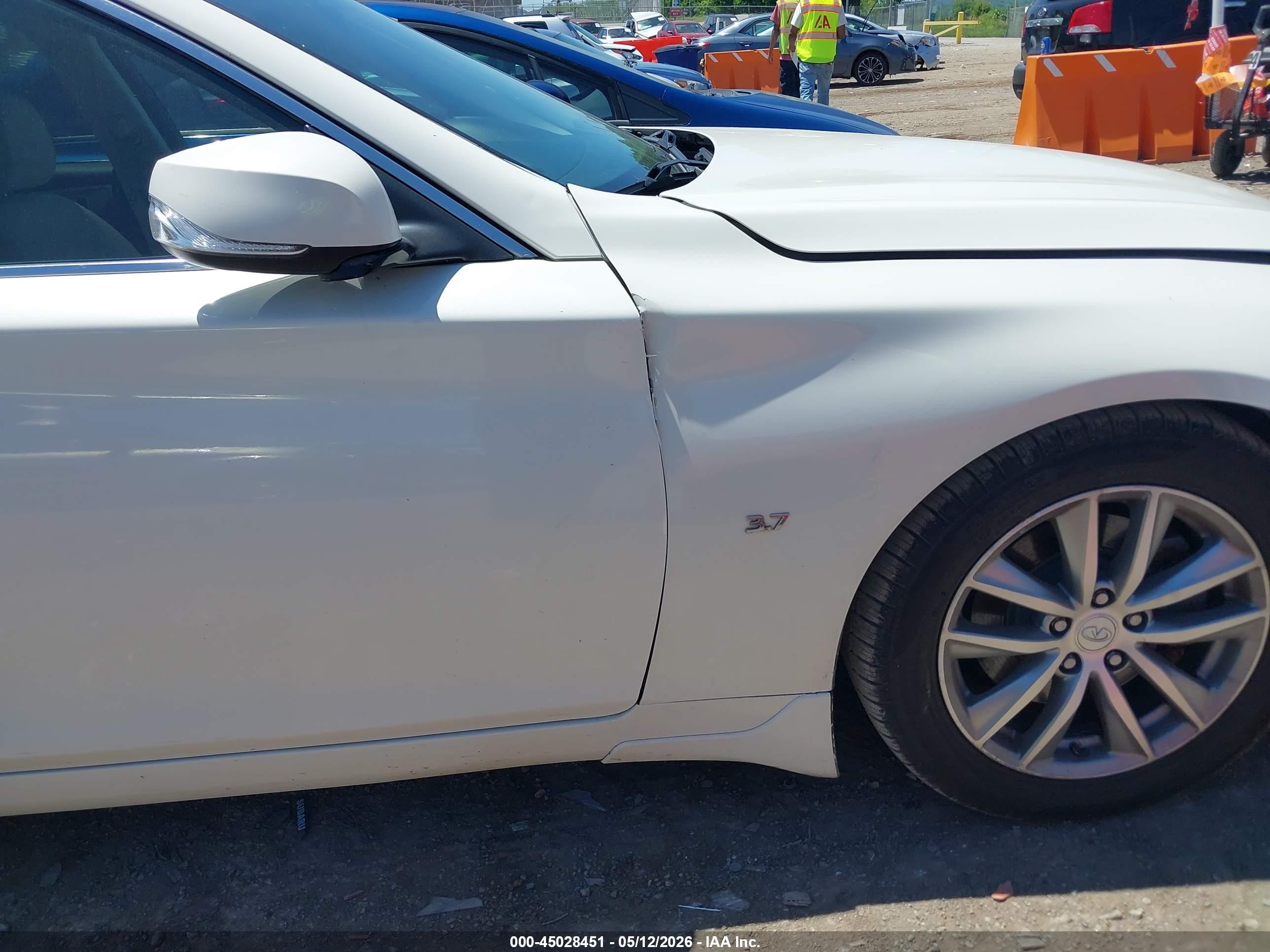 2015 Infiniti Q50 Premium White vin: JN1BV7AP9FM349760