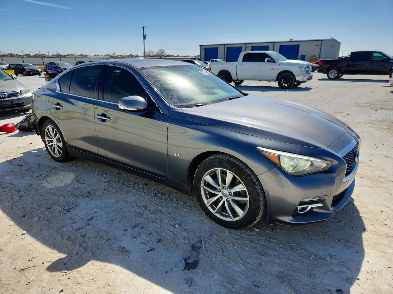 2015 Infiniti Uk Gray vin: JN1BV7AP9FM350178
