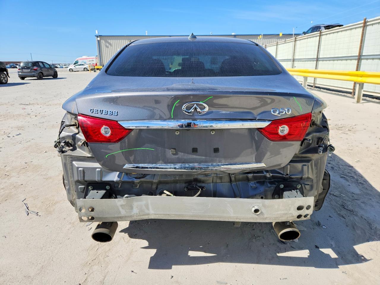 2015 Infiniti Uk Gray vin: JN1BV7AP9FM350178