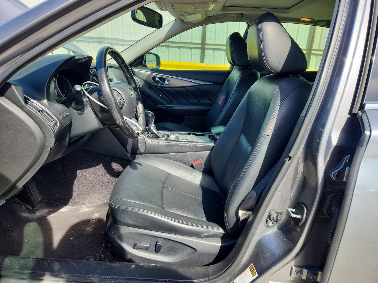 2015 Infiniti Uk Gray vin: JN1BV7AP9FM350178