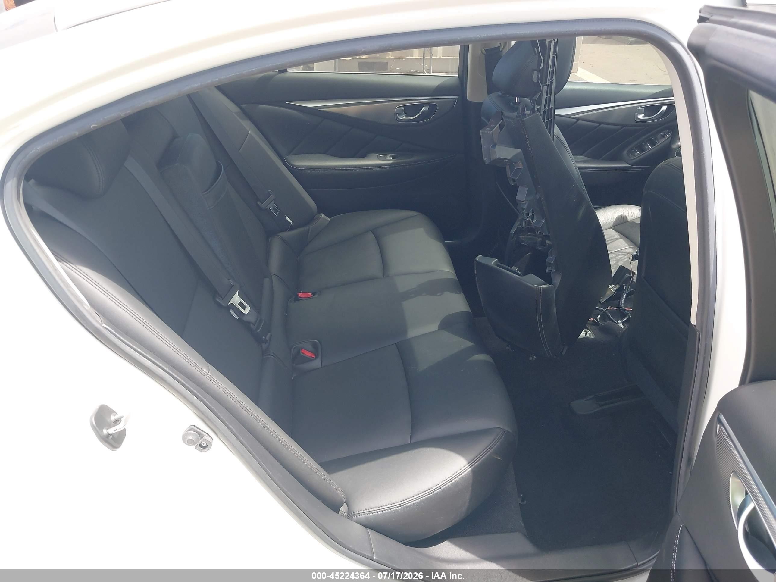 2015 Infiniti Q50 Premium White vin: JN1BV7AP9FM351945