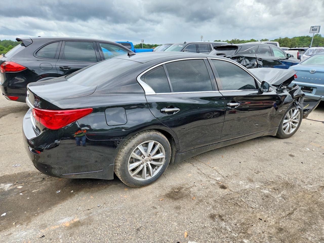2015 Infiniti Q50 Premium Black vin: JN1BV7AP9FM356675