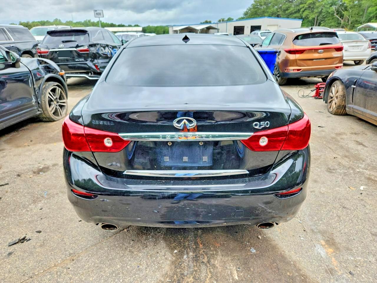 2015 Infiniti Q50 Premium Black vin: JN1BV7AP9FM356675