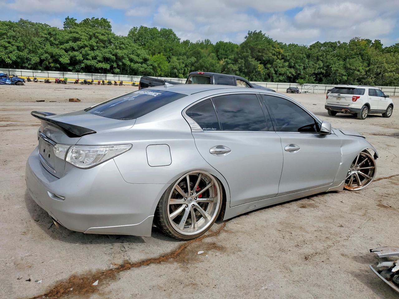 2014 Infiniti Q50 Premium Silver vin: JN1BV7APXEM676800