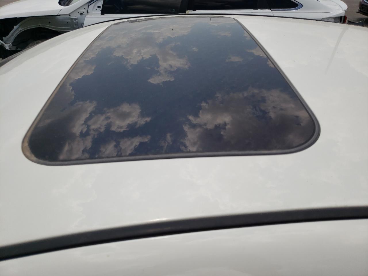 2014 Infiniti Q50 Base White vin: JN1BV7APXEM677896
