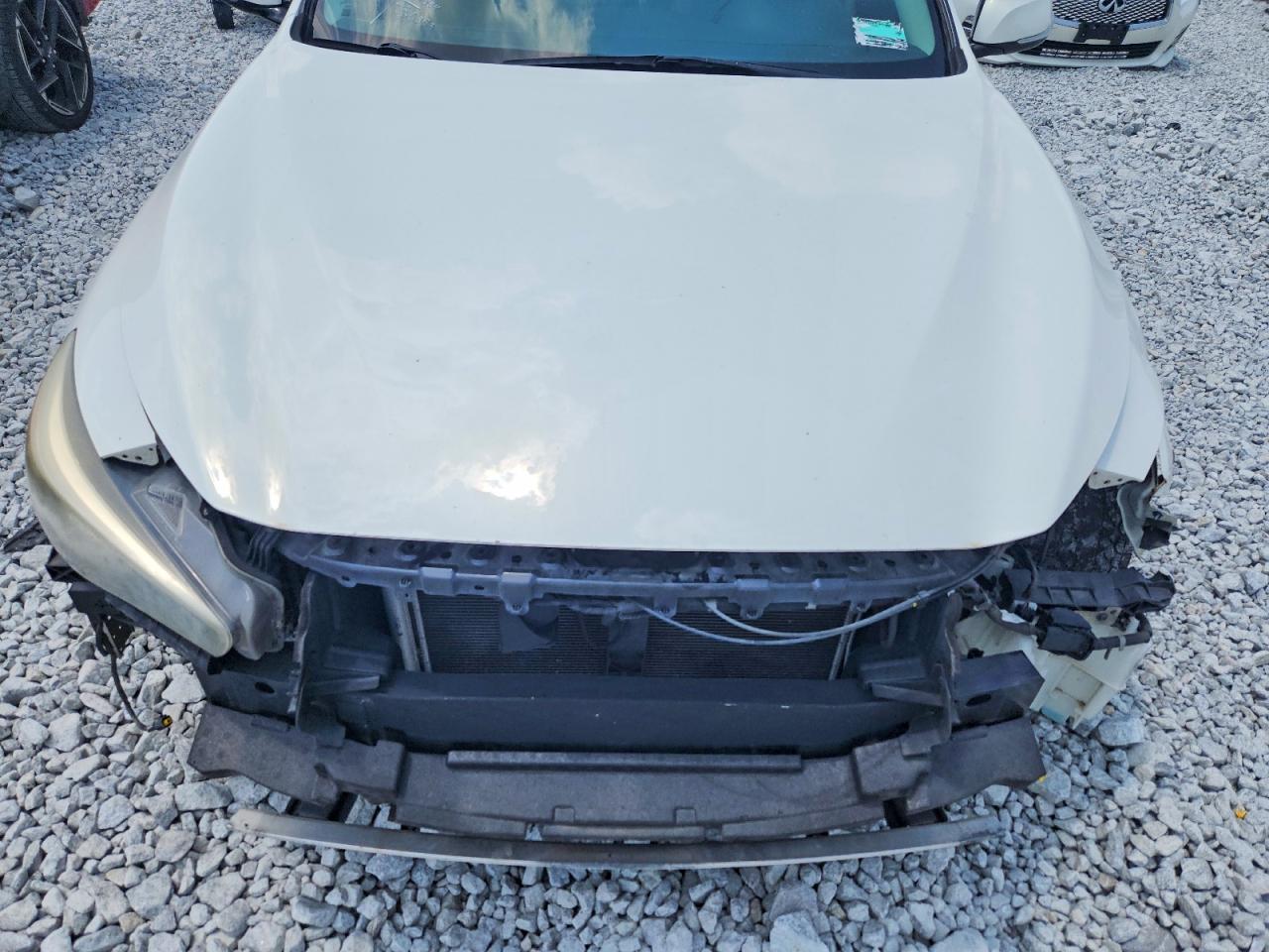 2014 Infiniti Q50 Base White vin: JN1BV7APXEM677896