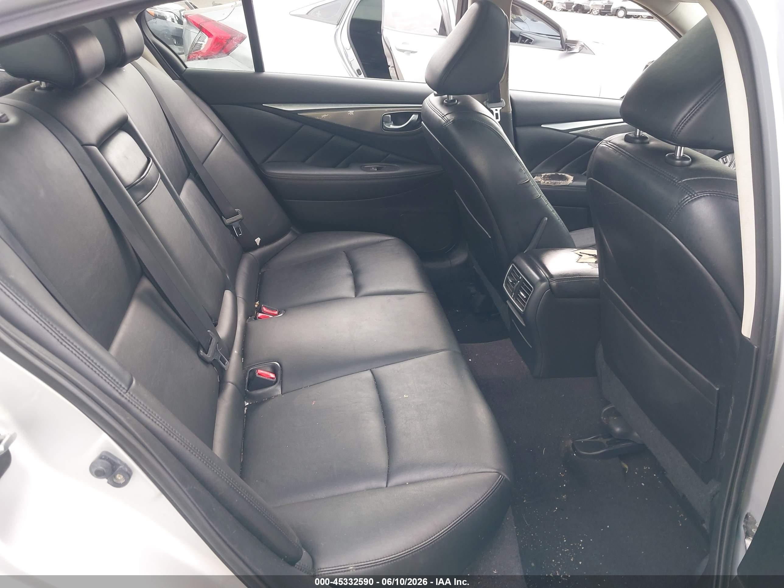 2014 Infiniti Q50 Premium Silver vin: JN1BV7APXEM684816