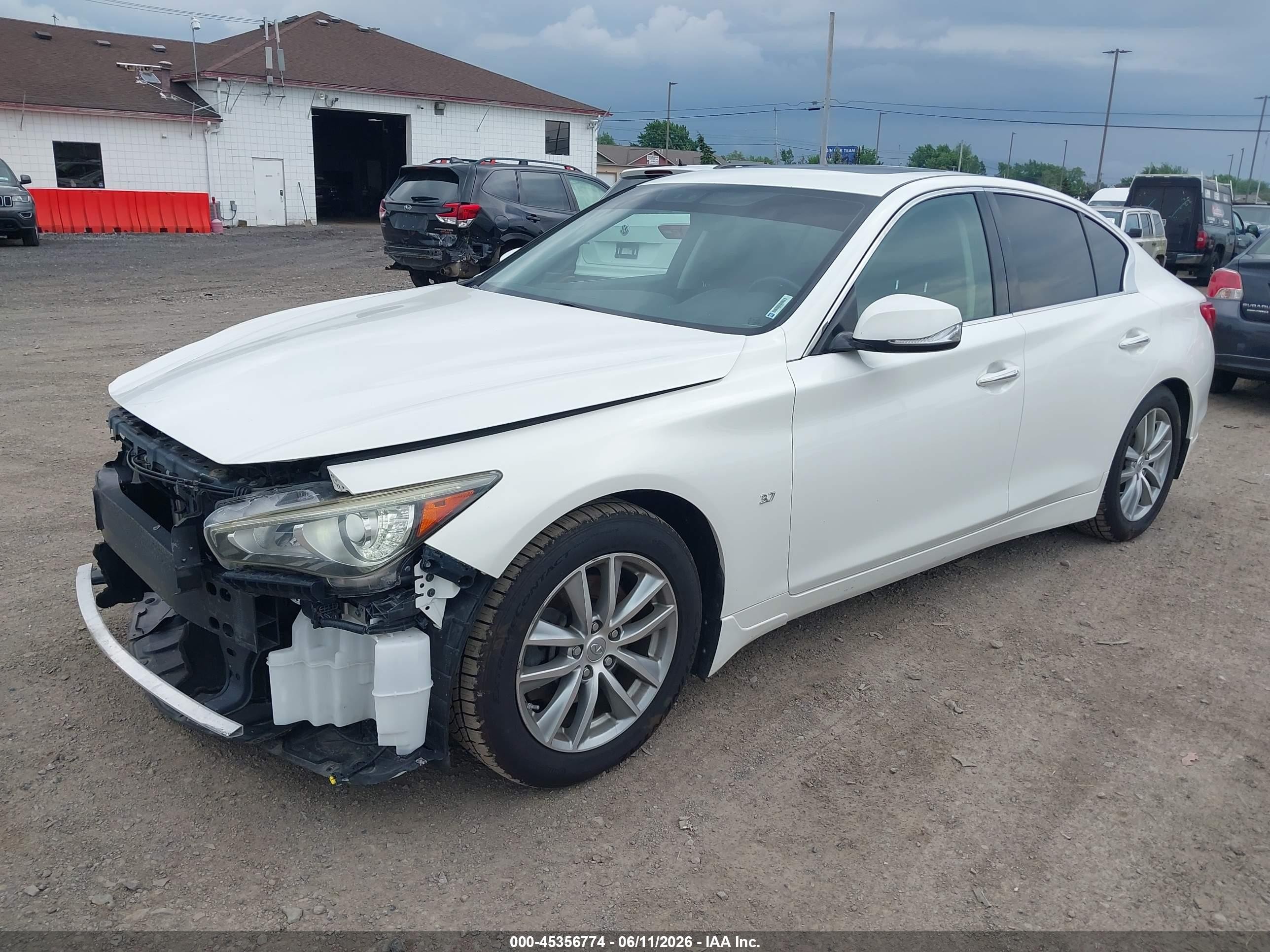 2014 Infiniti Q50 Premium White vin: JN1BV7APXEM686386