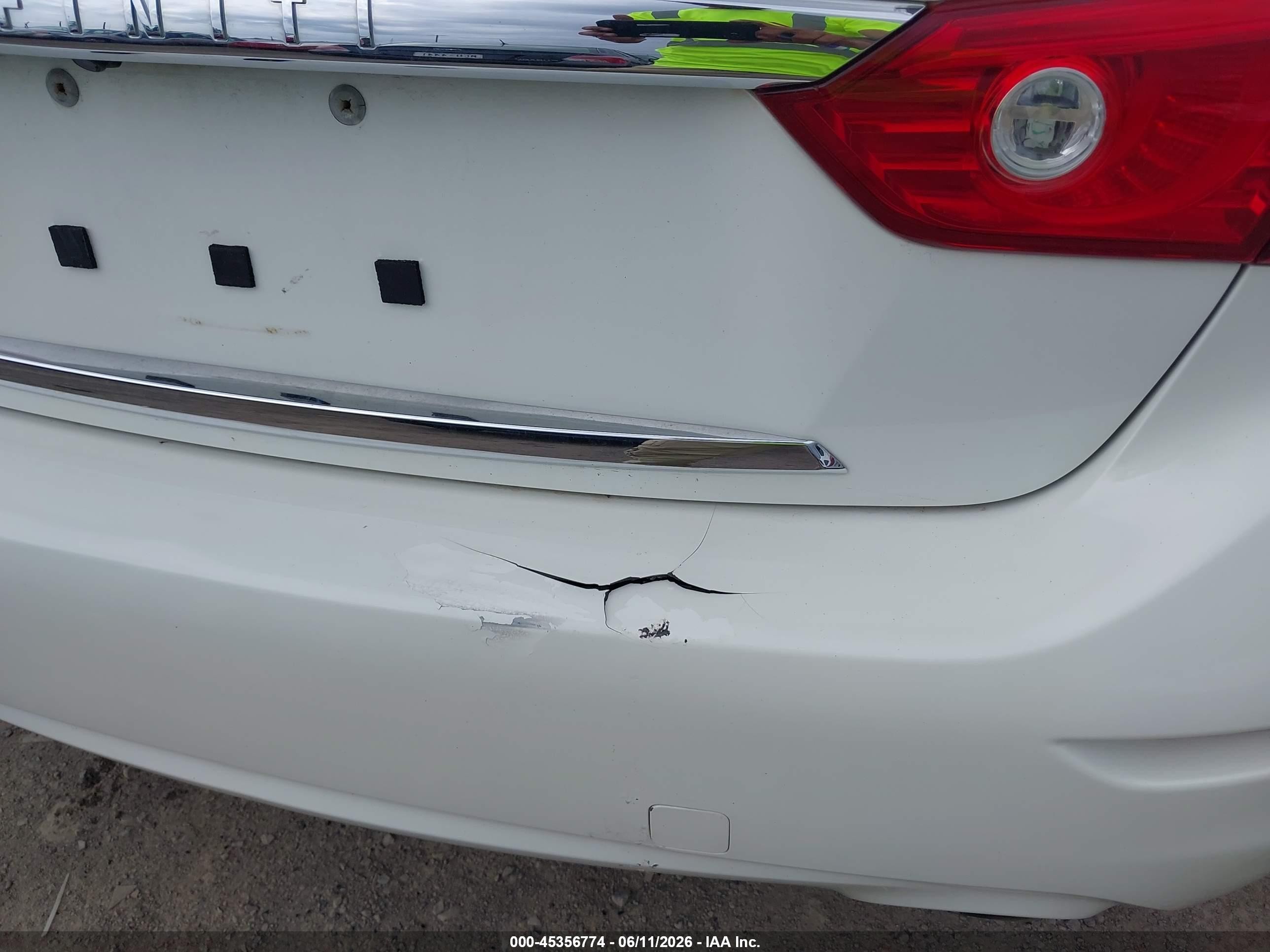 2014 Infiniti Q50 Premium White vin: JN1BV7APXEM686386