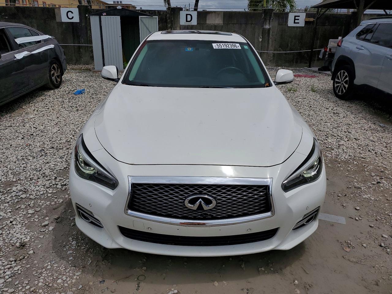 2014 Infiniti Q50 Premium Белый vin: JN1BV7APXEM693340