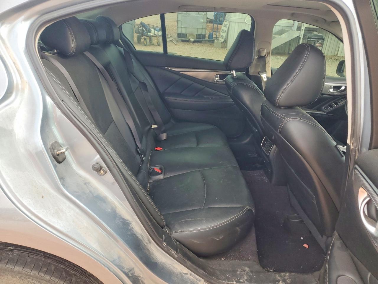 2015 Infiniti Q50 Premium Серебряный vin: JN1BV7APXFM331090