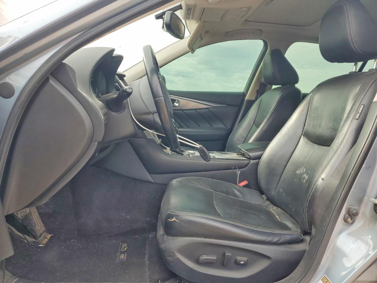 2015 Infiniti Q50 Premium Серебряный vin: JN1BV7APXFM331090