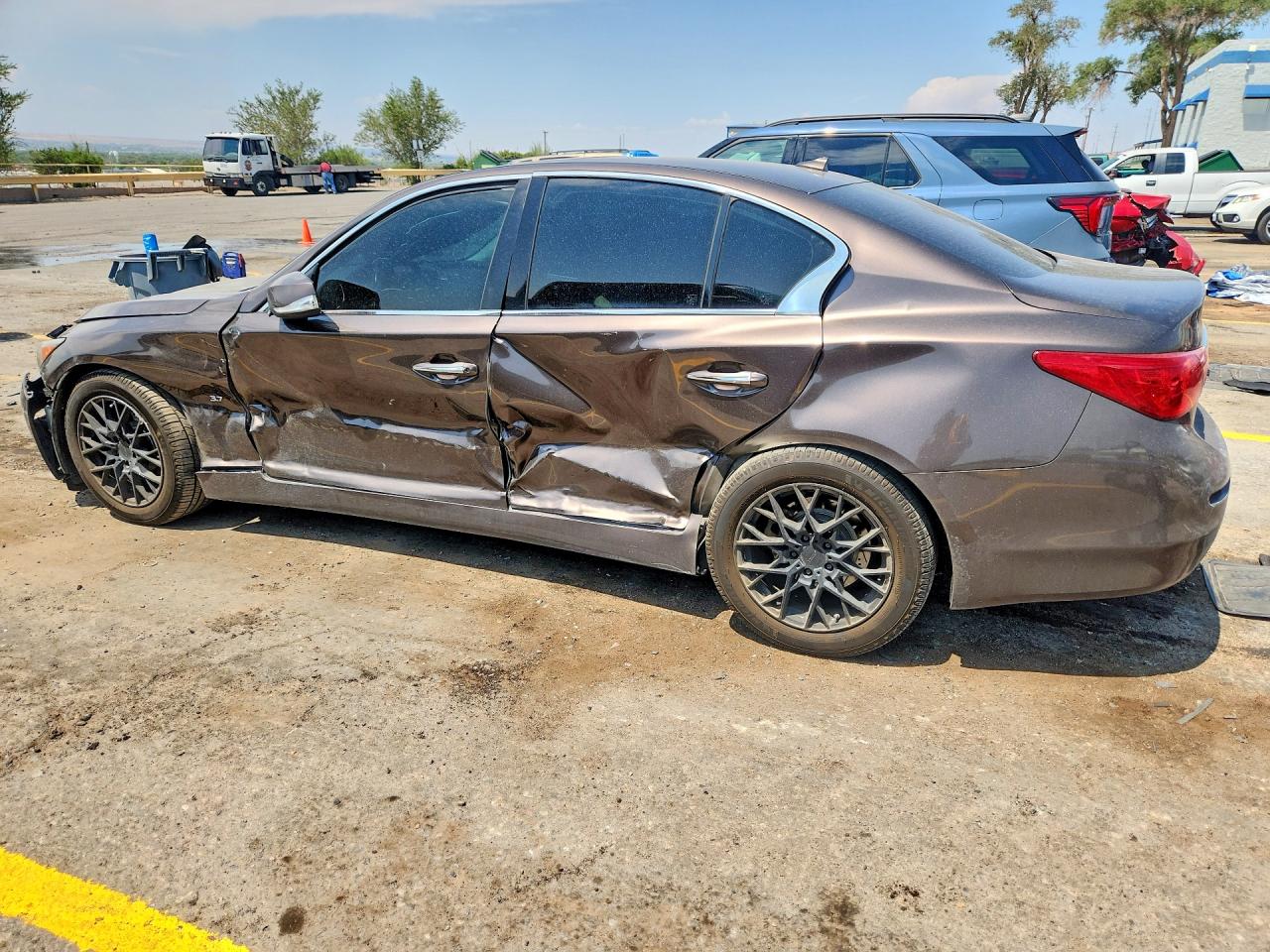 2015 Infiniti Q50 Premium Brown vin: JN1BV7APXFM334829
