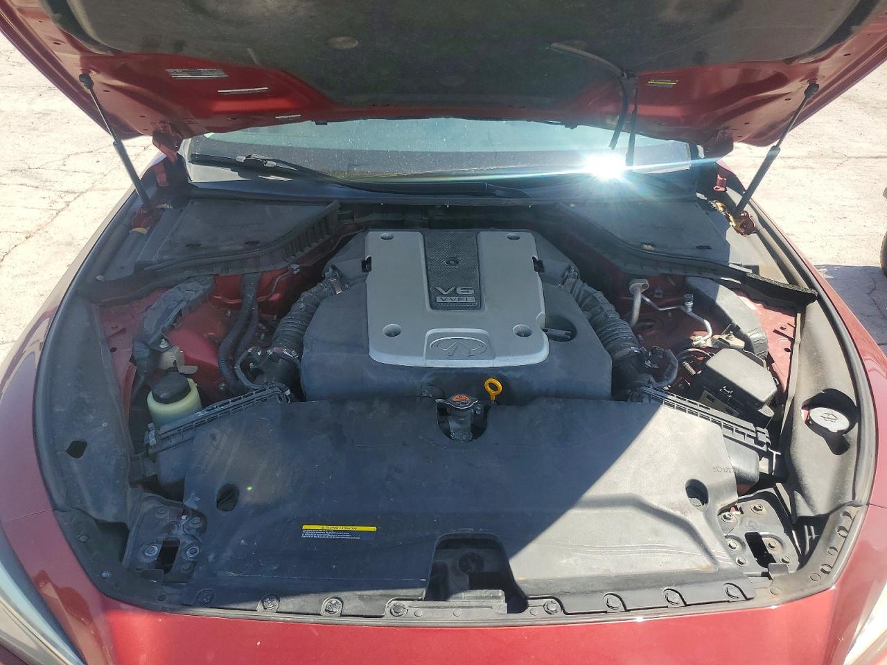 2015 Infiniti Q50 Premium Red vin: JN1BV7APXFM335141