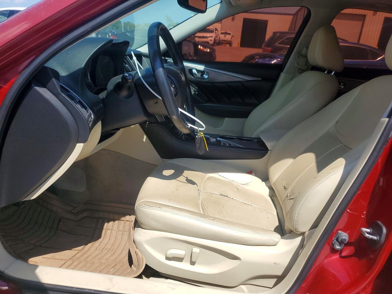 2015 Infiniti Q50 Premium Red vin: JN1BV7APXFM335141