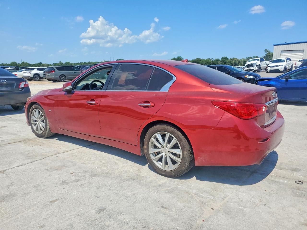 2015 Infiniti Q50 Premium Red vin: JN1BV7APXFM335141