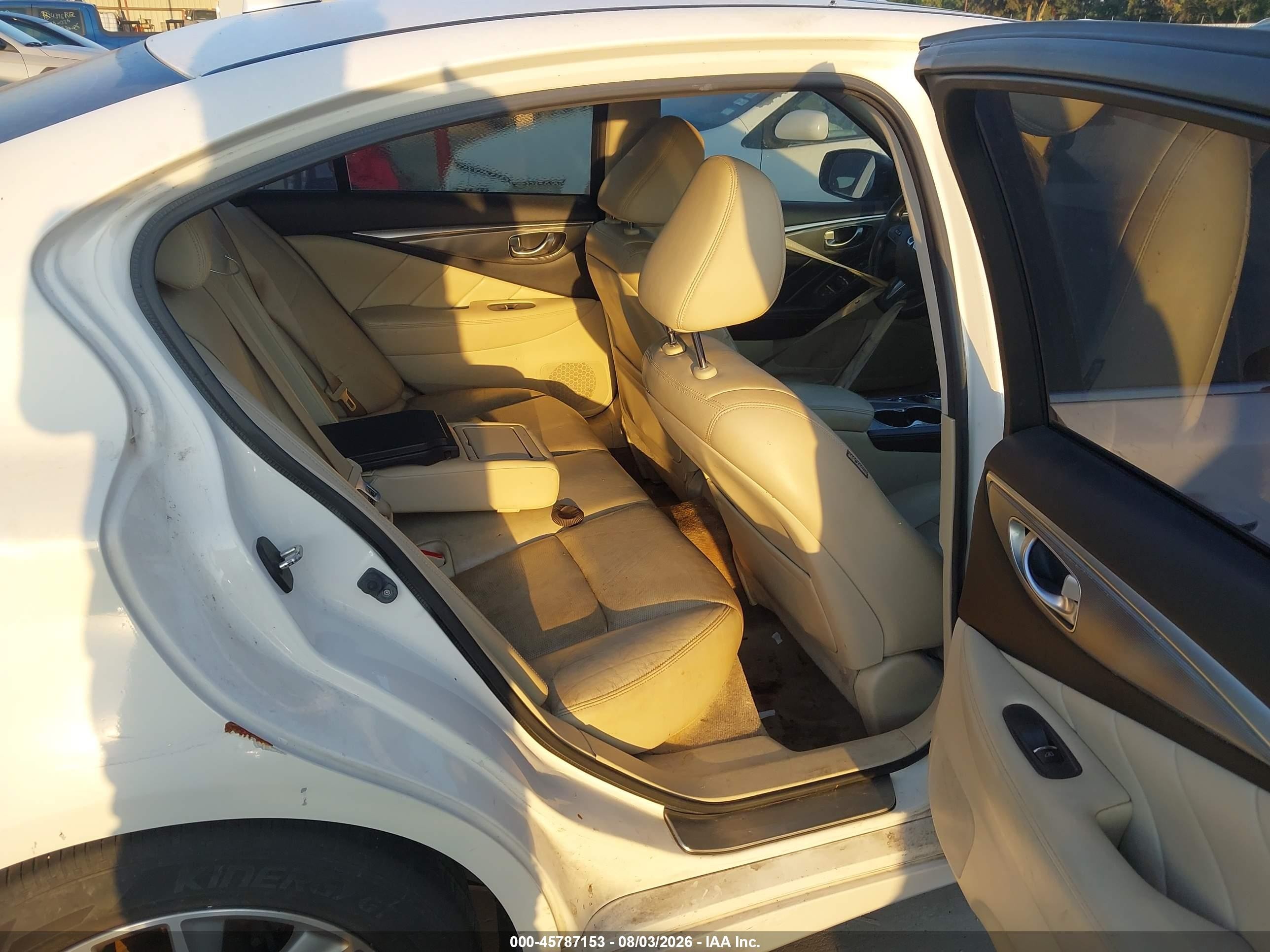 2015 Infiniti Q50 Premium White vin: JN1BV7APXFM339089