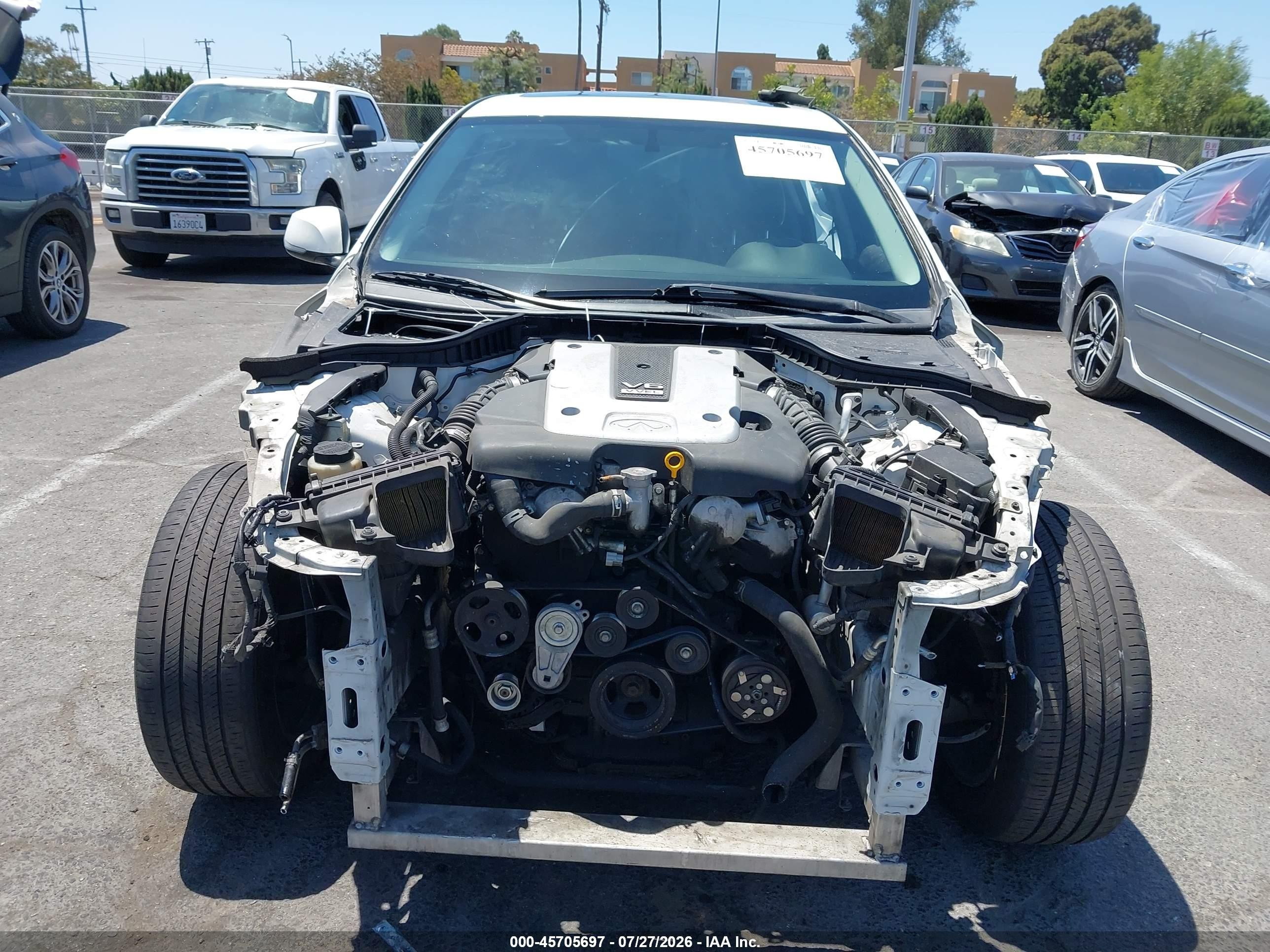 2015 Infiniti Q50   White vin: JN1BV7APXFM350478