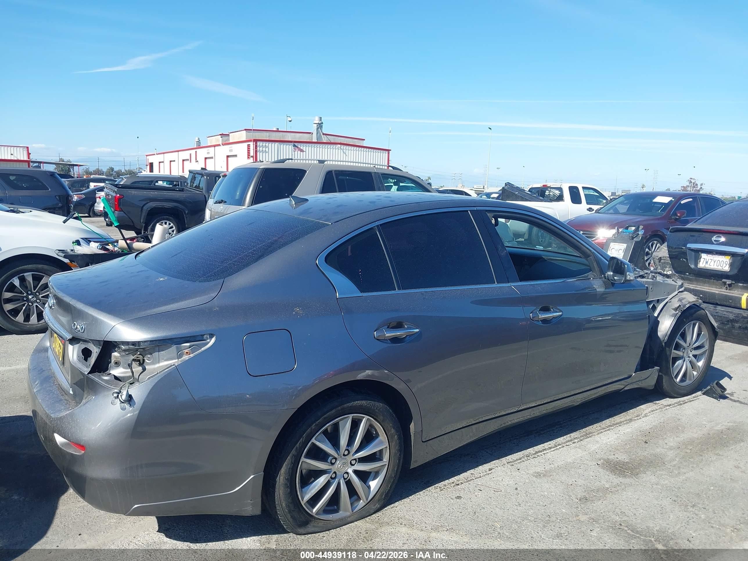 2015 Infiniti Q50 Premium Gray vin: JN1BV7APXFM353722