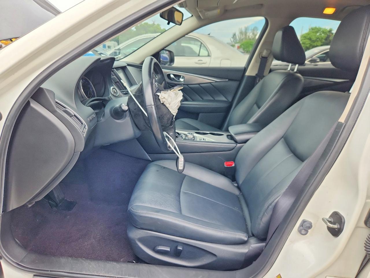 2015 Infiniti Q50 Base White vin: JN1BV7APXFM358581