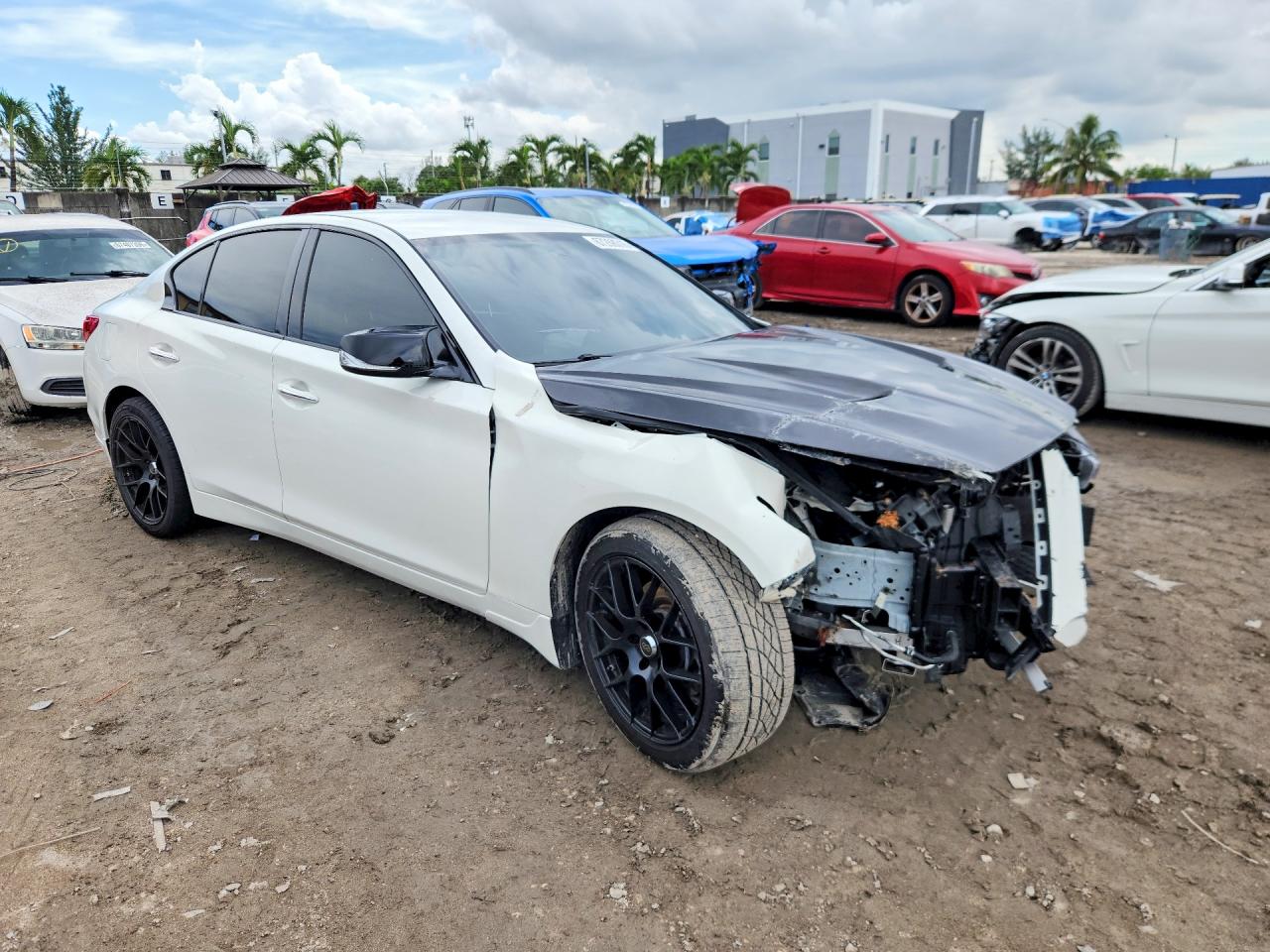 2015 Infiniti Q50 Base White vin: JN1BV7APXFM358581