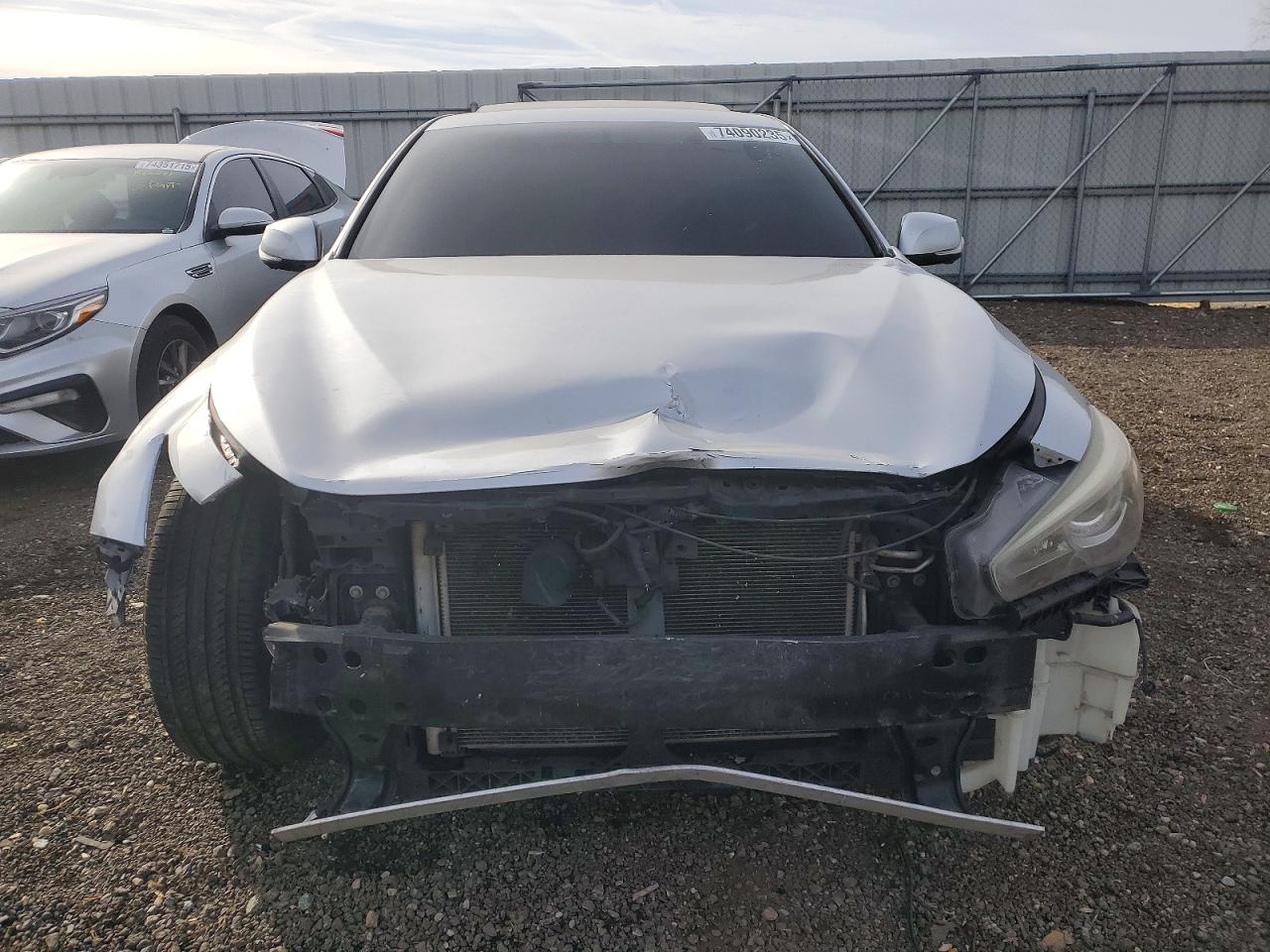 2014 Infiniti Q50 Base Silver vin: JN1BV7AR0EM684793