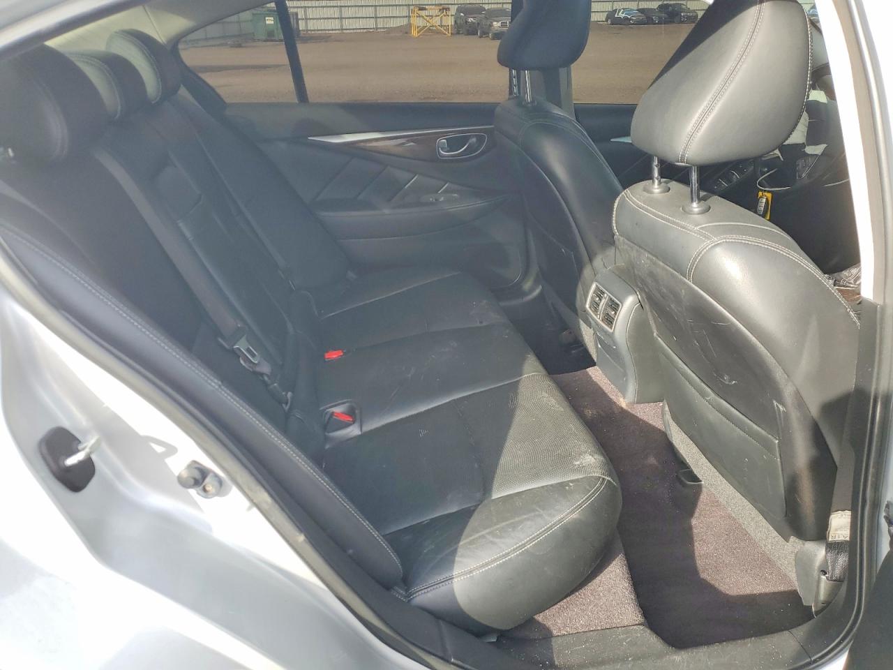 2014 Infiniti Q50 Base Silver vin: JN1BV7AR0EM684793
