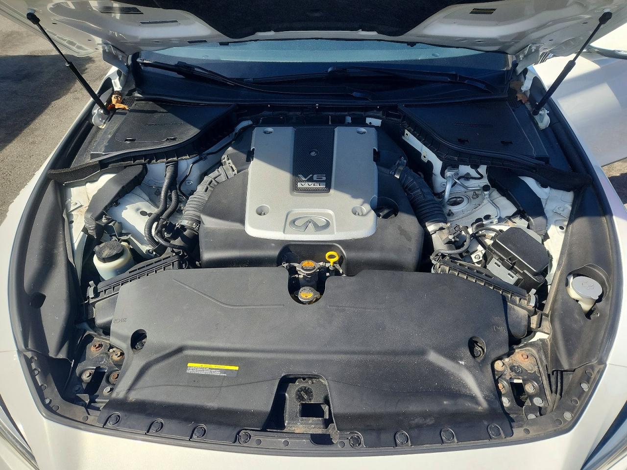 2014 Infiniti Q50 Premium White vin: JN1BV7AR0EM690495
